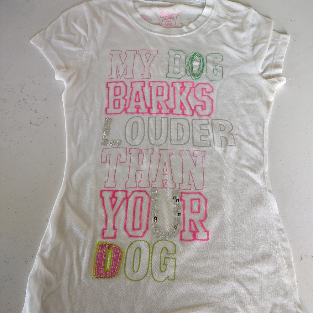 VS PINK VINTAGE 2006 “MY DOG BARKS LOUDER THAN YOUR DOG” T-SHIRT